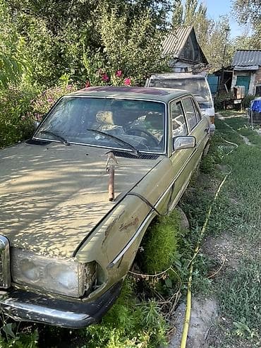 авто подборщик: Продаётся автомобиль седан классического типа, ориентировочно конца — 1