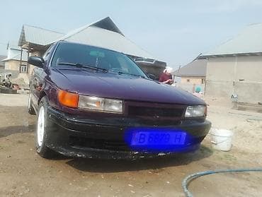 Mitsubishi Lancer: 1990 г., Седан