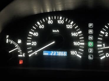 обмен на ипсум: Toyota Ipsum: 2000 г., 2 л, Автомат, Бензин, Минивэн — 6