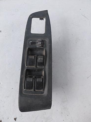 работа хостеса: Центральная консоль Honda 2002 г., Б/у, Оригинал, Япония — 1