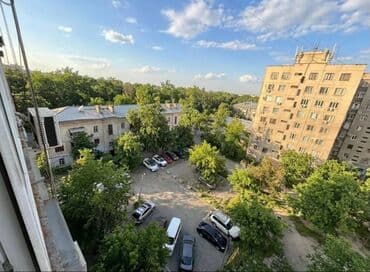 продаю 2х команатную квартиру в 7 мкр: 1 комната, 18 м², 105 серия, 7 этаж, Старый ремонт — 3