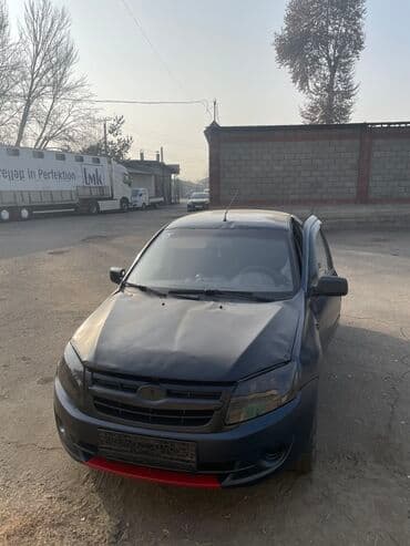 ВАЗ (ЛАДА) Granta: 2013 г., 1.5 л, Механика, Бензиновая, Седан