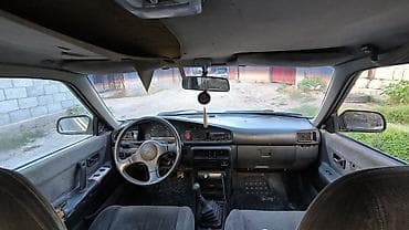 Унаа: Mazda 626: 1989 г., 2 л, Кол менен иштөөчү, Бензин, Седан — 5