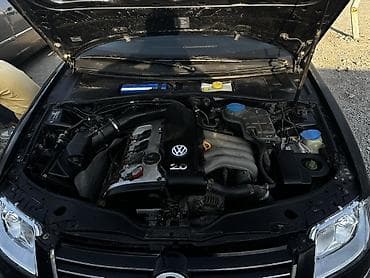 двигател на пассат: Volkswagen Passat: 2003 г., 2 л, Механика, Бензин, Седан — 4