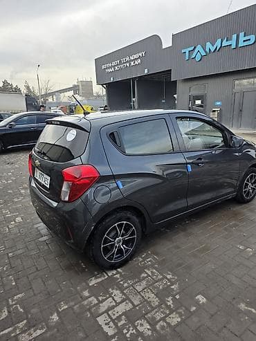 молоковоз машина: Chevrolet Spark: 2017 г., 1 л, Автомат, Бензин, Хэтчбэк — 3