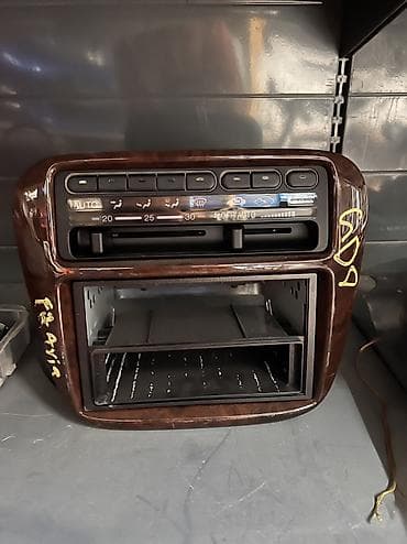 Сenter console Honda Б/у, Оригинал, Япония at lalafo.kg Сenter console Honda Б/у, Оригинал, Япония