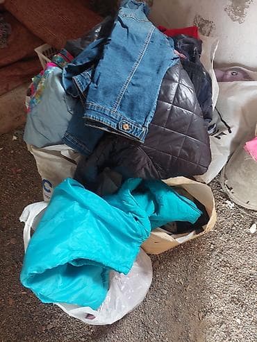 Бекер балдарга кийимдер берилет барын алып кетиңиздер
