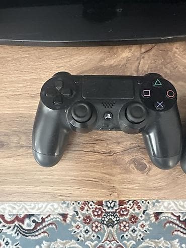 google pixel 1: Игровая приставка Sony PlayStation 4 (PS4) с двумя беспроводными — 3