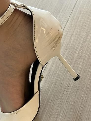 Сапоги: Белые женские лодочки на шпильке с ремешком вокруг щиколотки. - — 7