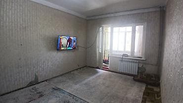 royal center: 1 комната, 35 м², 105 серия, 4 этаж, Старый ремонт — 1