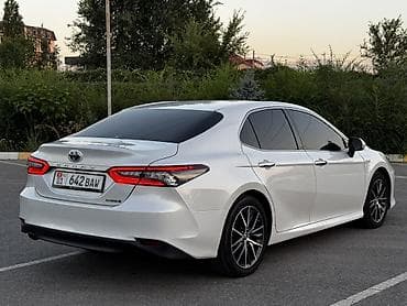 Унаа: Toyota Camry: 2022 г., 2.5 л, Вариатор, Гибрид, Седан — 4