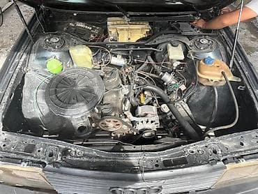 аудио техника: Audi 100: 1987 г., 1.8 л, Механика, Бензин, Седан — 7