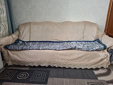 Диван. Удобный диван для холла или в коридор. серого оттенка