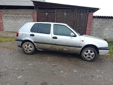 Унаа сатуу: Volkswagen Golf: 1998 г., 1.8 л, Кол менен иштөөчү, Бензин, Хетчбек — 2