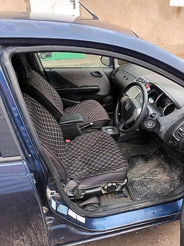 китайская маленькая машина: Honda Fit: 2002 г., 1.3 л, Вариатор, Бензин, Хэтчбэк — 7