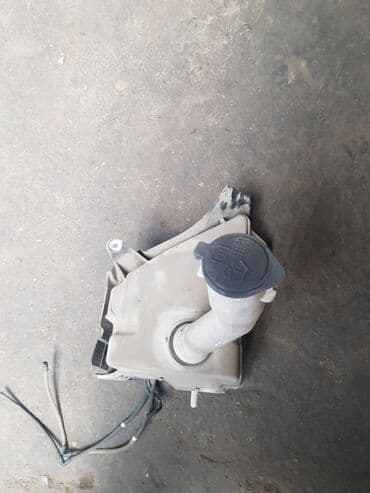 автомойка оборудование: Toyota Surf, бачок омывателя, тоета сюрф Омывательный бачок — 3