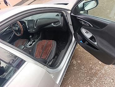 sprinter 4 4: Chevrolet Malibu: 2018 г., Бензин, Седан — 8