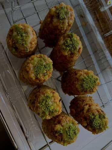 кондитерское кольцо: Ароматные домашние булочки, приготовленные из мягкого теста, с нежной — 12