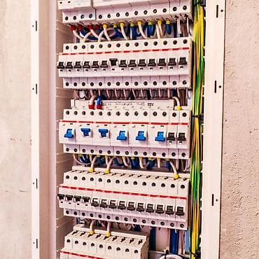 цены на строительные работы бишкек: ⚡ Электромонтаж от БАЙЭЛ ⚡ Качественно и аккуратно выполняем: • — 5