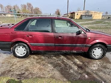 пл: Volkswagen Passat: 1990 г., 1.8 л, Ручные, Бензин, Седан — 1