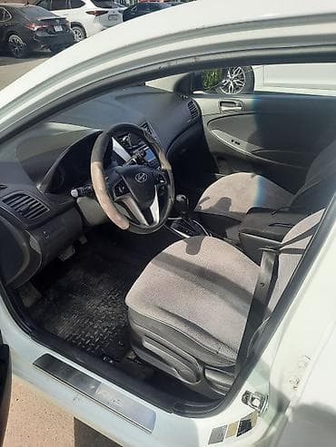 саната желтый: Hyundai Solaris: 2015 г., 1.6 л, Типтроник, Бензин, Седан — 3