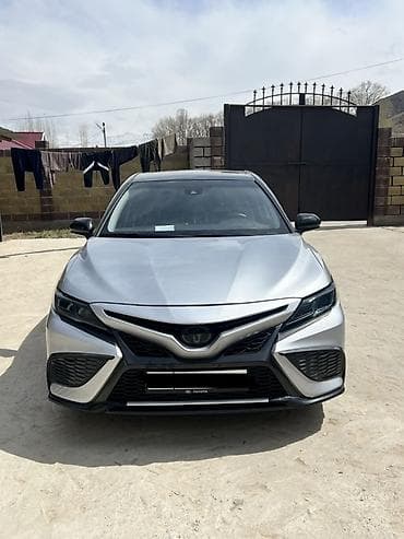 Toyota Camry: 2018 г., 2.5 л, Автомат, Бензин, Седан