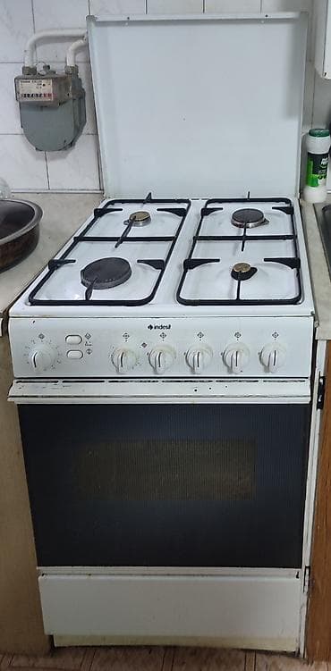 dinner table: Продаю кухонный гарнитур б/у + телевизор Hisense 32 диагональ б/у + — 1