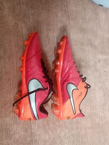 Продаются по дешёвке за Бутсы Nike Tiempo Legend V FG Красные размер