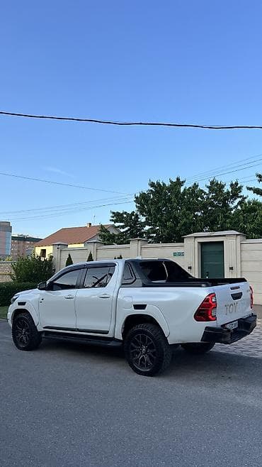 стопа: Toyota Hilux: 2022 г., 4 л, Автомат, Газ, Пикап — 5