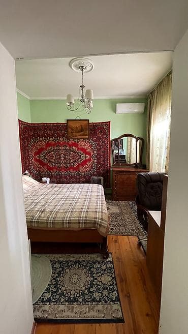 сдаю гостиница: Продаётся дом с. Новопокровка, рядом с мкр Аламедин-1 Возможны — 4