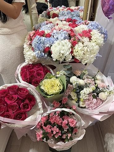 поздравления: Букеты и цветочные композиции в авторском оформлении. Ассортимент на — 5