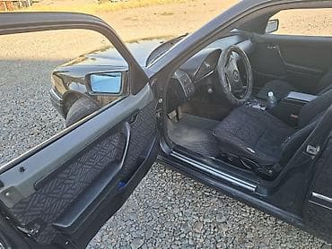 аудио касета: Mercedes-Benz C-Class: 1993 г., 1.8 л, Автомат, Бензин, Седан — 8
