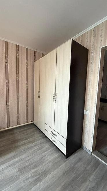 достук отел: Сдаётся комната с отдельным входом (дверь с номером 7). Все условия — 4