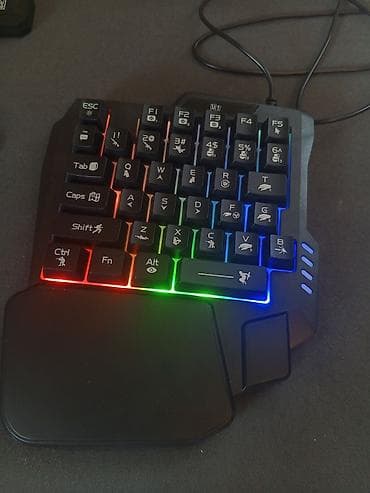 logitech craft: Продаю игровой комплект для телефона. в комплект входит: • конвертер; — 5