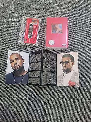 me: Аудиокассета Kanye West – My Beautiful Dark Twisted Fantasy — 4
