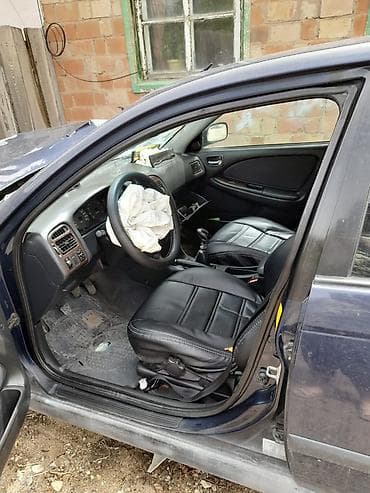 chevrolet aveo: Toyota Avensis: 2001 г., 1.8 л, Механика, Бензин, Седан — 6