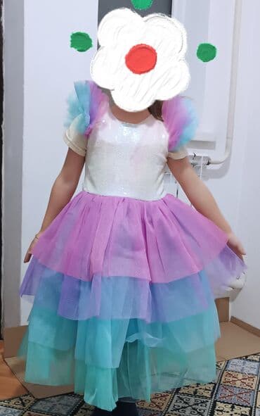 Сдаю детское платье на прокат,4-5 лет