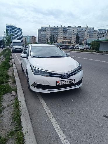 corolla: Toyota Corolla: 2019 г., 1.8 л, Гибрид, Седан — 4