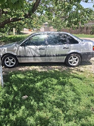 авто фортранзит: Volkswagen Passat B3, седан, серебристый цвет кузова. 1989 год 1.8 — 3