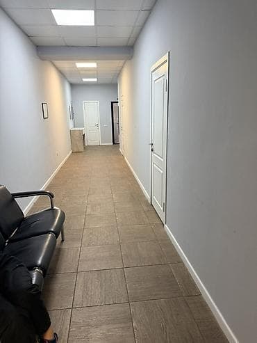 Коммерческая недвижимость: Светлое офисное помещение 47 м2, open-space. -Токтогула — 5