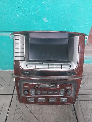 Штатный головной блок (мультимедийная система + климат-контроль) с
