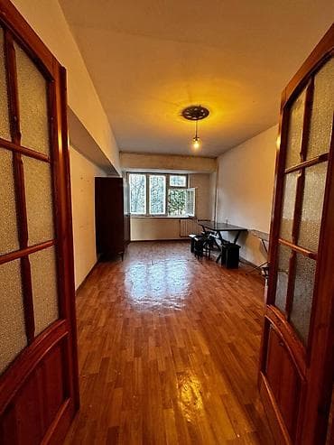 3комнатные: Бишкек Продаётся 3-комнатная квартира. 📍 Район: пересечение ул — 4