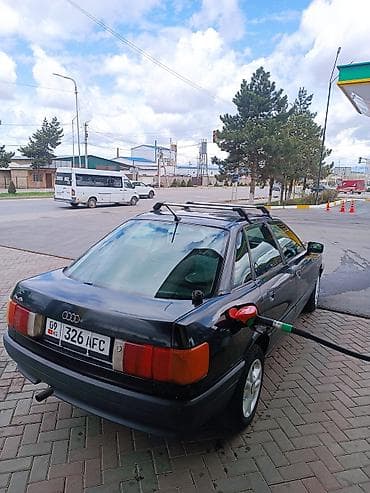 Audi 80: 1990 г., 1.8 л, Бензин, Седан