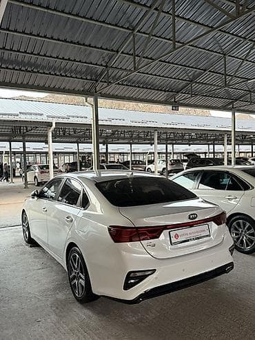киа 2018: Kia K3: 2019 г., Седан — 3
