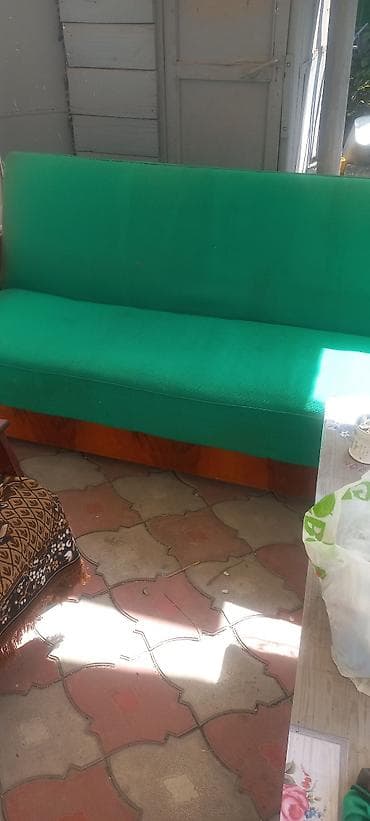 small table: Диван-кровать «книжка» с деревянным каркасом. в хорошем рабочем — 3