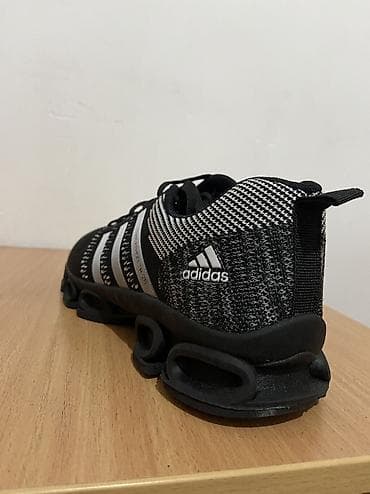 обувь 39 40: Мужские кроссовки, 42.5, Adidas, Новый, цвет - Черный, Самовывоз — 2