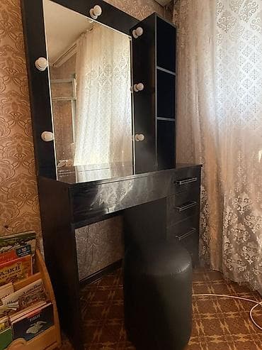 лампа с лупой: Гримерный столик с подсветкой - Цвет: черный, глянцевые фасады - — 2