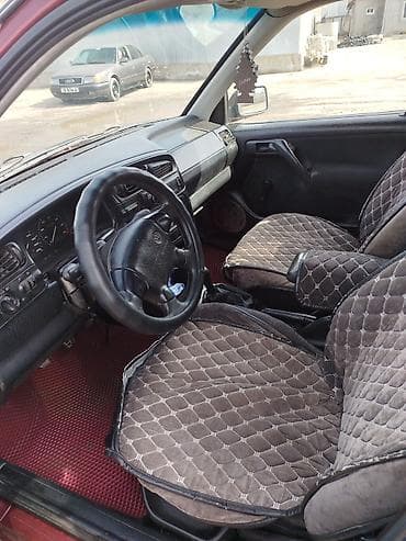 Volkswagen: Volkswagen Vento: 1994 г., 1.8 л, Седан — 5