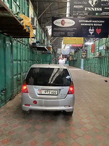 дайхатсу бун: Daihatsu YRV: 2002 г., 1.3 л, Ручные, Бензин, Хэтчбэк — 2