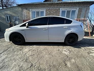 хетчбэк: Toyota Prius: 2012 г., Вариатор, Гибрид, Хэтчбэк — 10